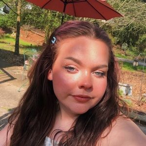 Meet your Posher, Madeline